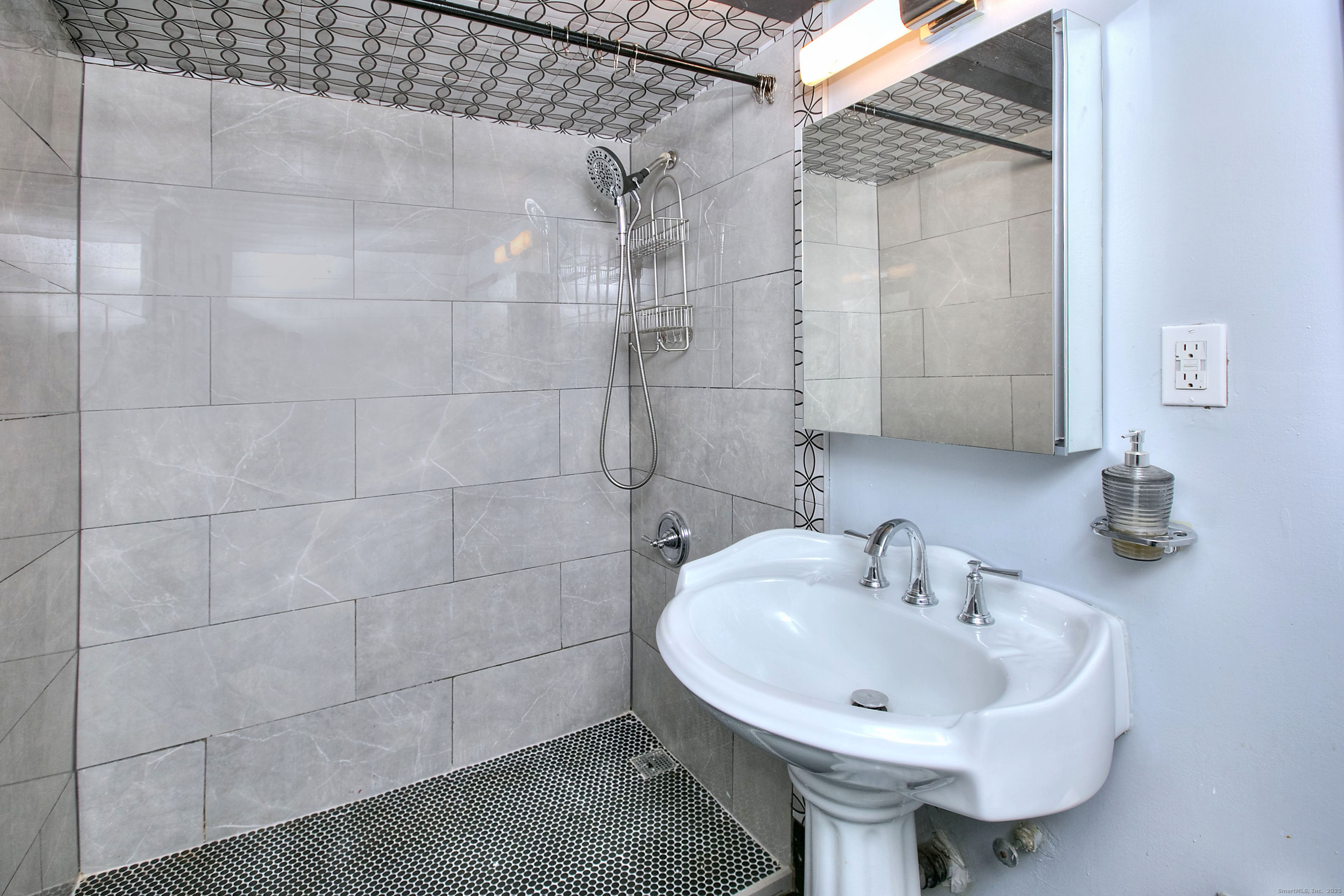 25 Cartright Street, Unit 5D Bridgeport, CT 06604 - Photo 7 of 35