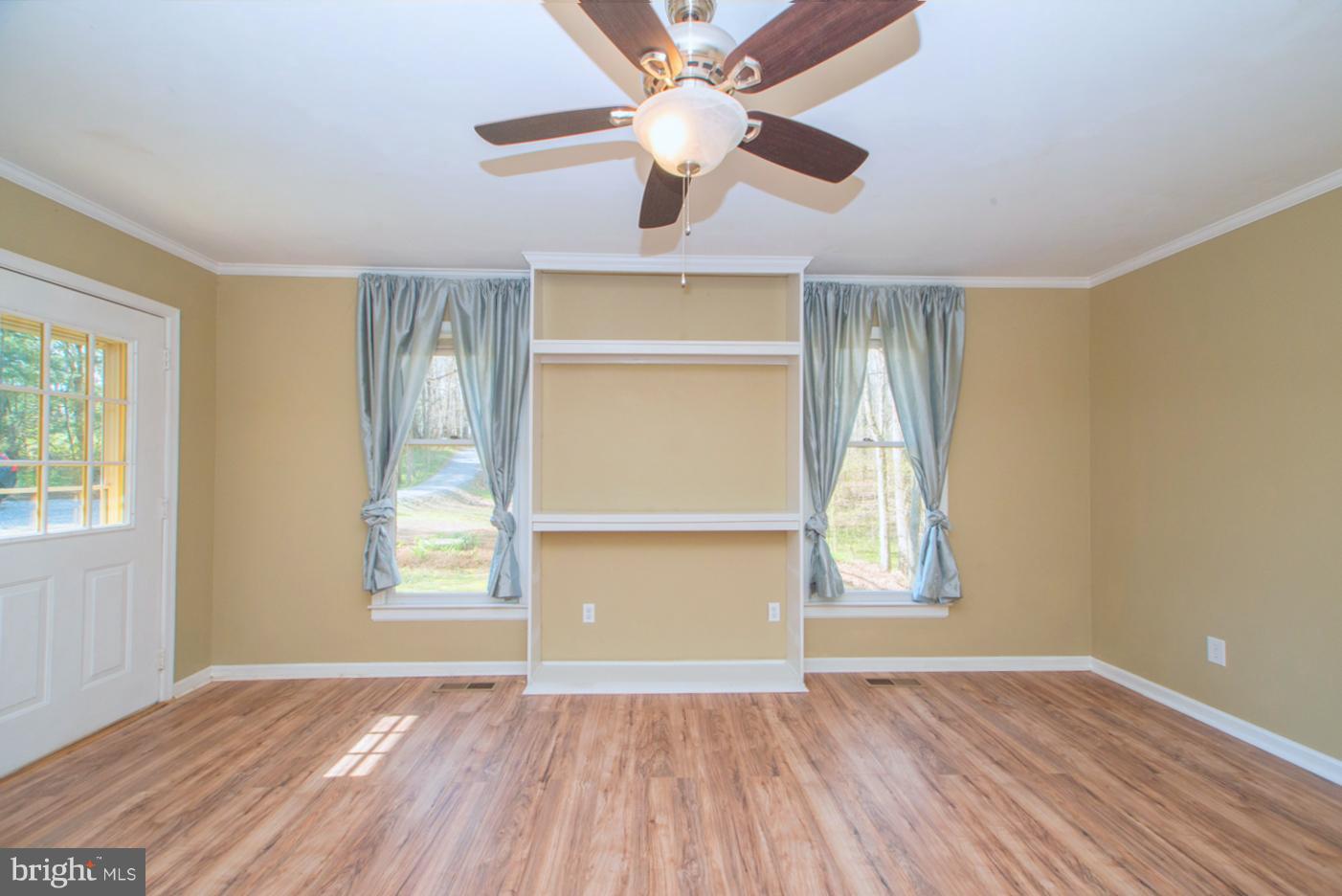 15437 Days Bridge Road Mineral, VA 23117 - Photo 2 of 14 Living Room
