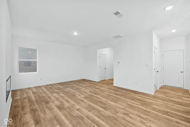 $334,990 | 5110 Triple Crown Way, Indianapolis, IN 46237