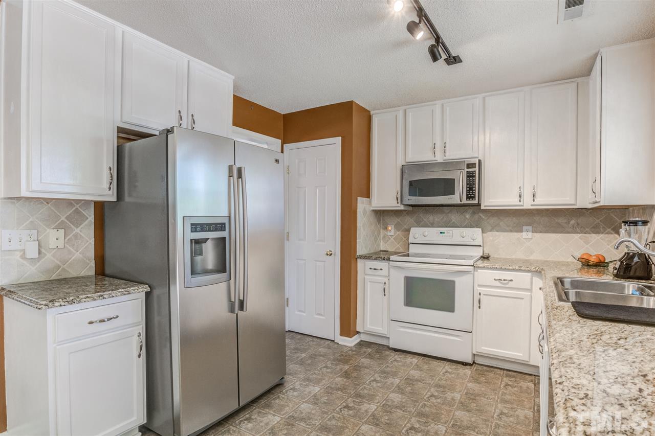 4711 Drewbridge Way Raleigh, NC 27604 - Photo 14 of 30