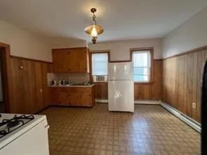 $1,500 | 205 Franklin Street, Bristol, RI 02809