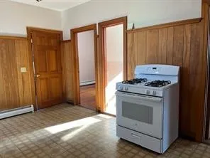 $1,500 | 205 Franklin Street, Bristol, RI 02809