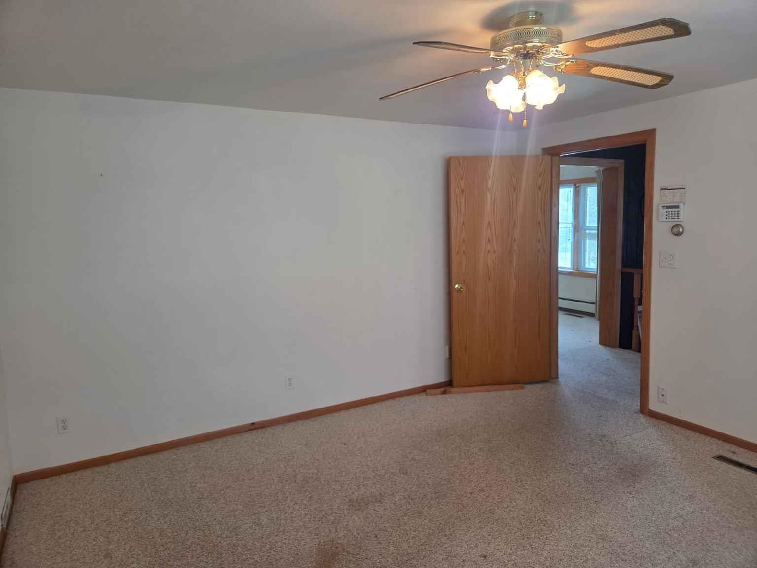 S6530 Spring Valley Road Loganville, WI 53943 - Photo 8 of 18