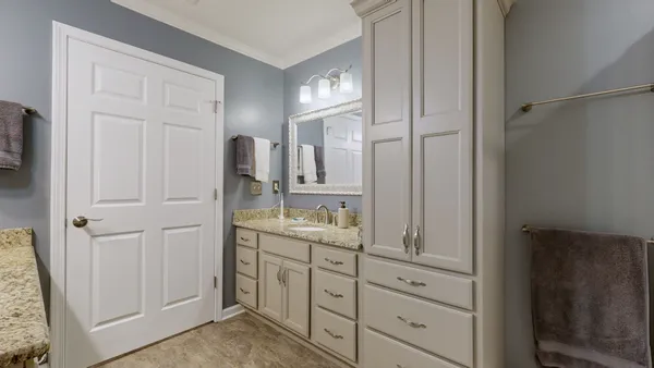 $385,000 | 520 Forest Glen Circle, Murfreesboro, TN 37128