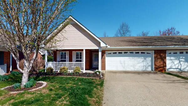 $385,000 | 520 Forest Glen Circle, Murfreesboro, TN 37128