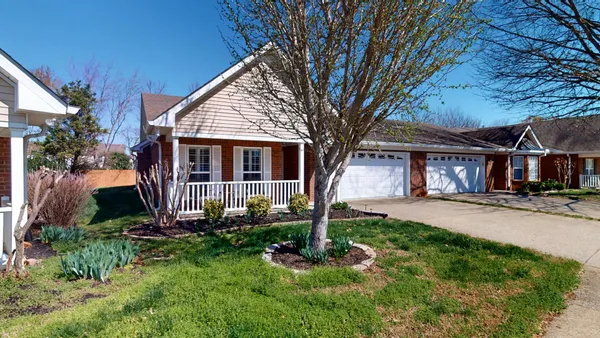 $385,000 | 520 Forest Glen Circle, Murfreesboro, TN 37128