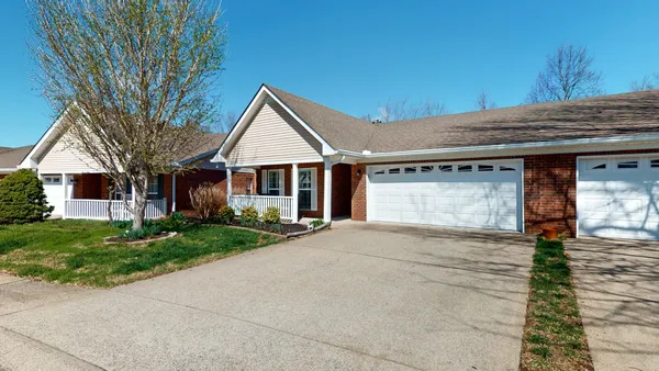 $385,000 | 520 Forest Glen Circle, Murfreesboro, TN 37128