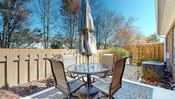 $385,000 | 520 Forest Glen Circle, Murfreesboro, TN 37128