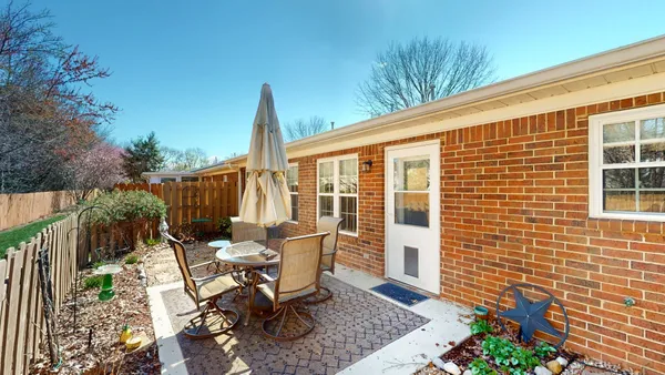 $385,000 | 520 Forest Glen Circle, Murfreesboro, TN 37128