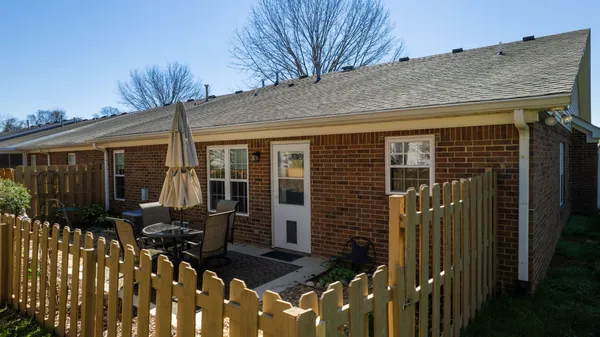 $385,000 | 520 Forest Glen Circle, Murfreesboro, TN 37128