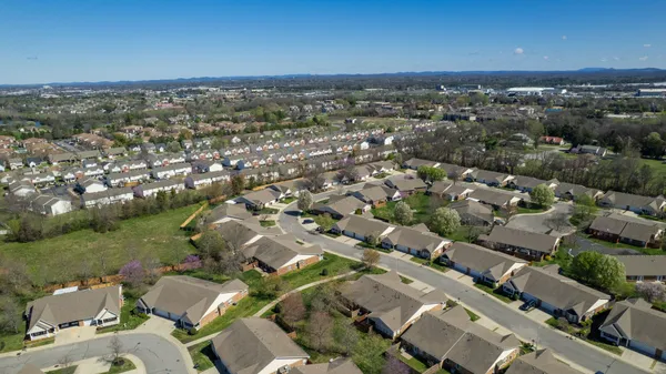 $385,000 | 520 Forest Glen Circle, Murfreesboro, TN 37128