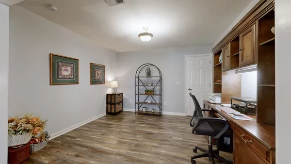 $385,000 | 520 Forest Glen Circle, Murfreesboro, TN 37128