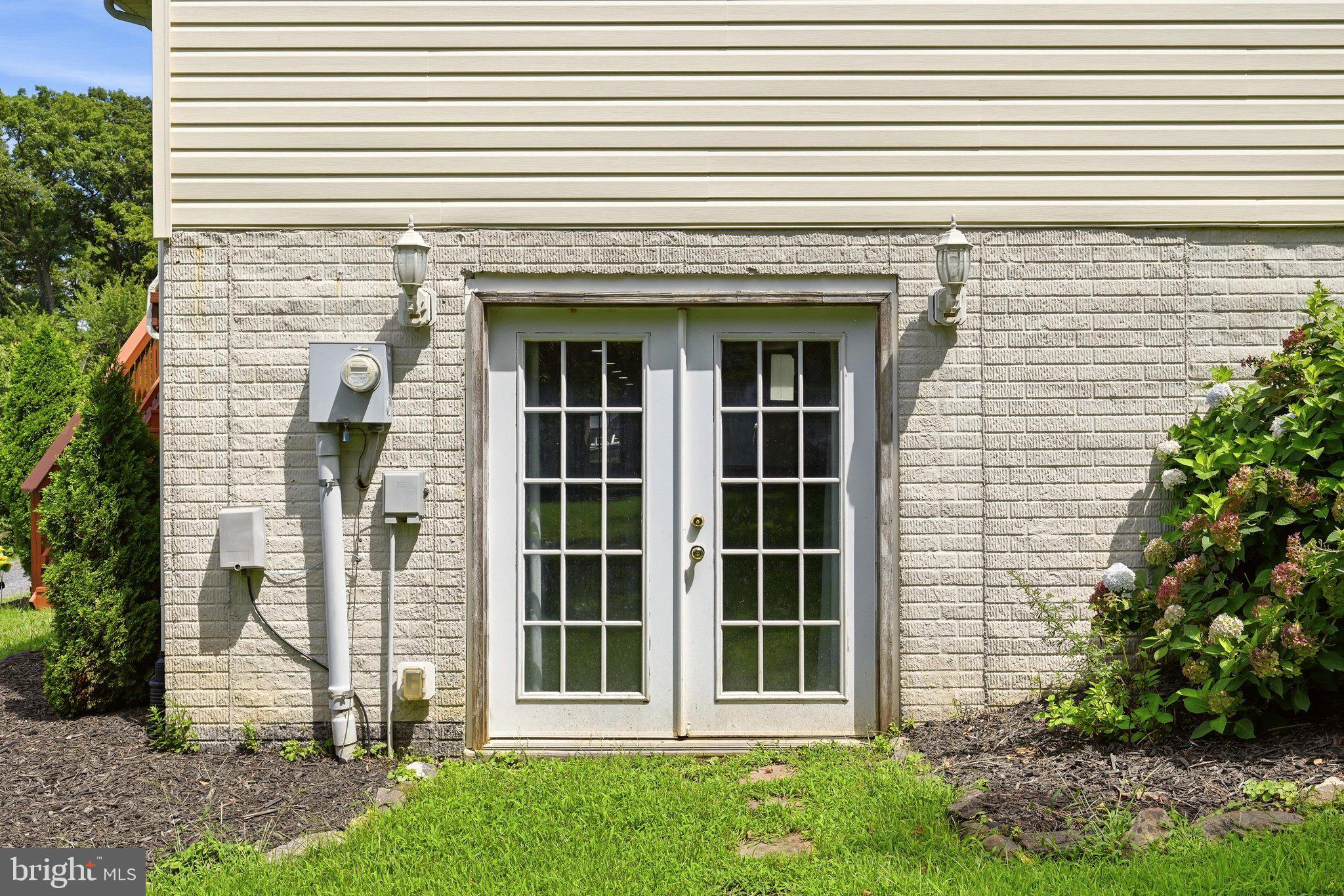 202 Spring Road Front Royal, VA 22630 - Photo 61 of 81 Patio