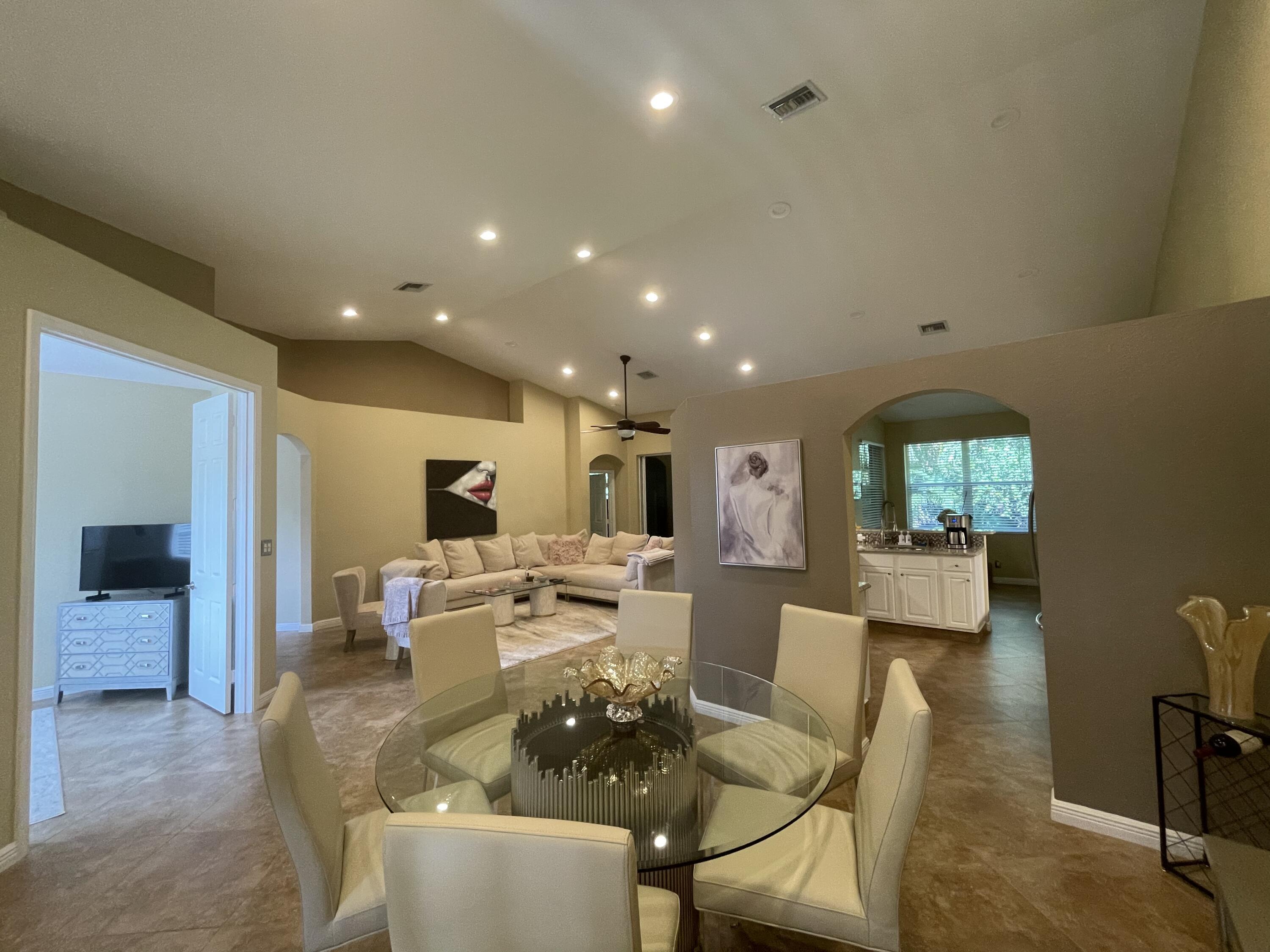 16075 Sims Road, Unit 203 Delray Beach, FL 33484 - Photo 3 of 19 Dinning