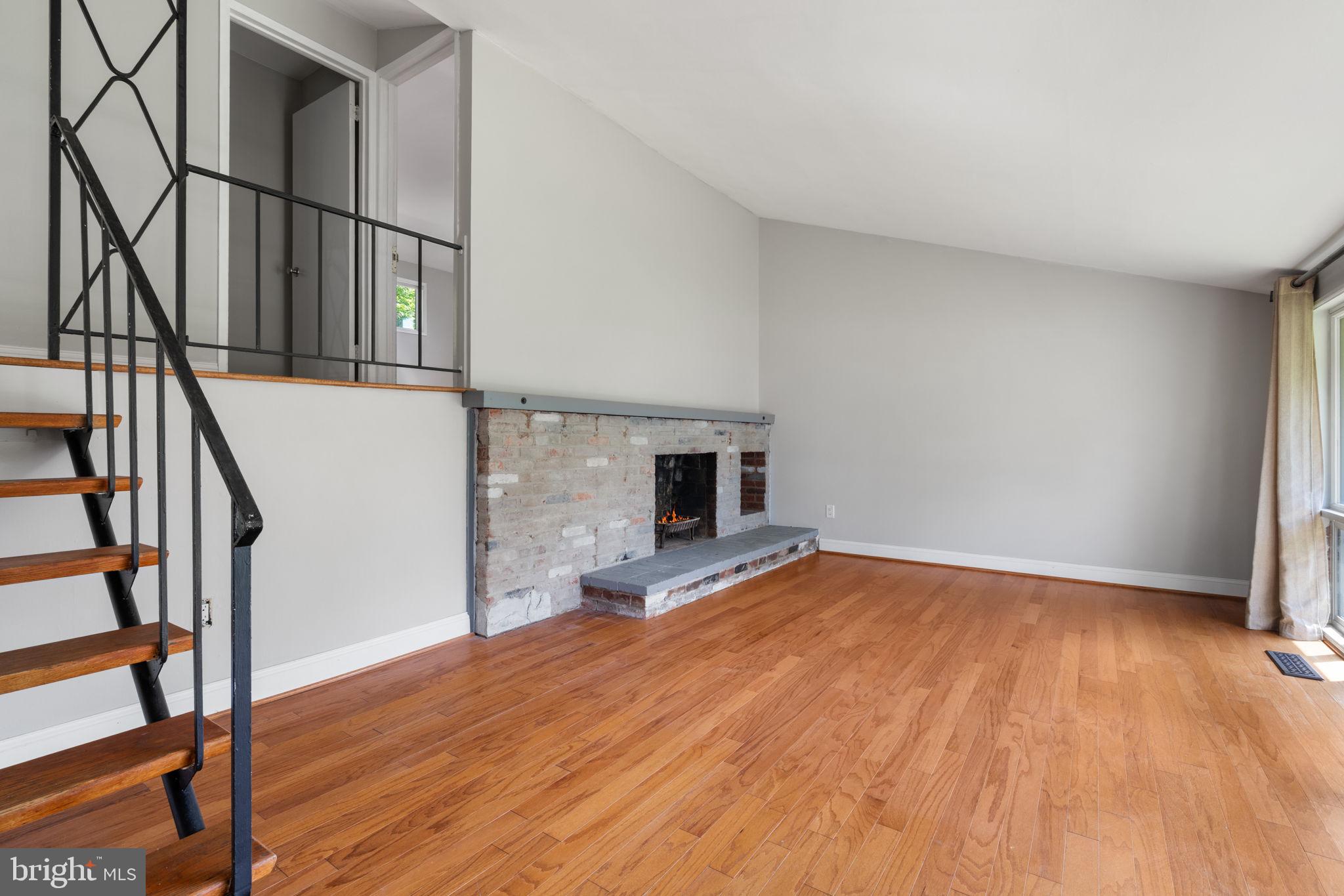 4526 Roundhill Road Alexandria, VA 22310 - Photo 7 of 53 Fireplace