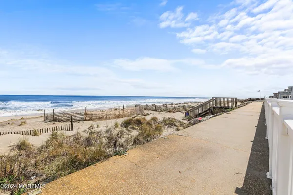 $599,999 | 1187 Ocean Avenue, Unit 35, Sea Bright, NJ 07760