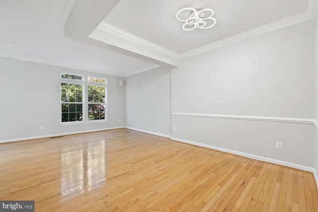 a picture of a room with a floor plan