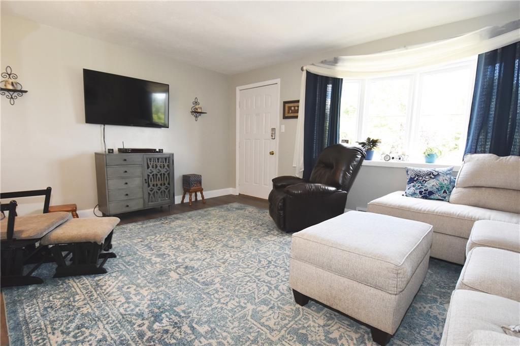 1648 Old Brodhead Road Monaca, PA 15061 - Photo 4 of 25 Gallery Image 4