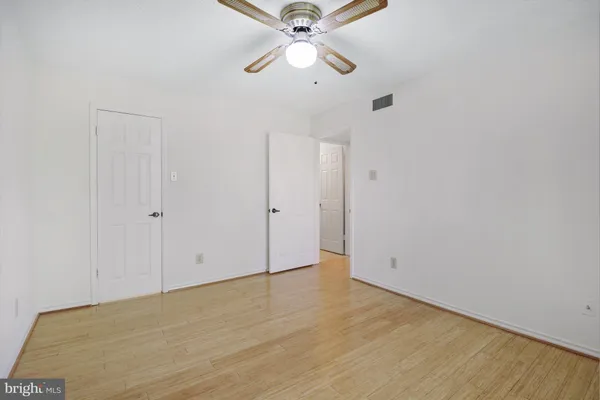 $2,100 | 1535 Lincoln Way, Unit 301, McLean, VA 22102