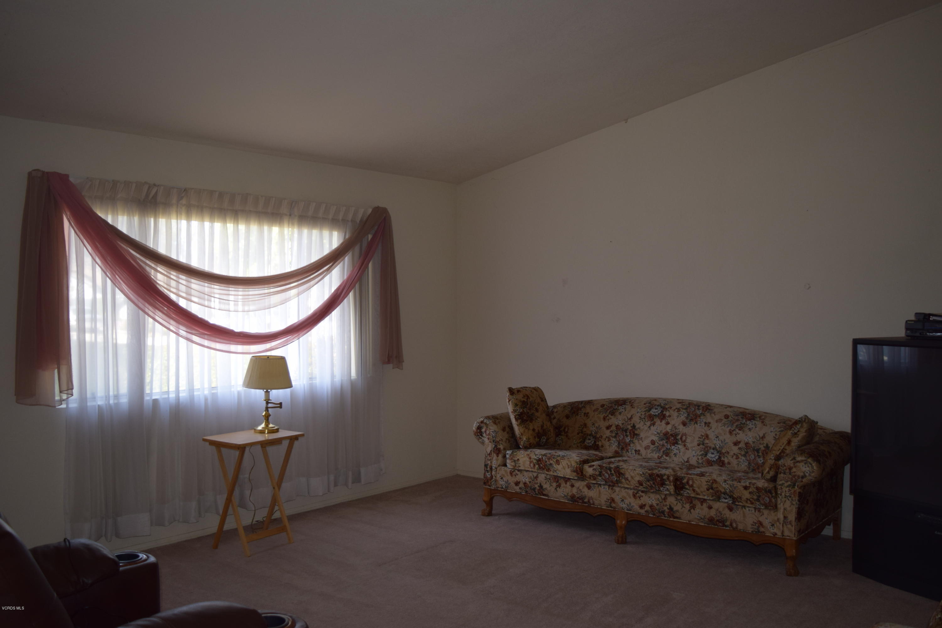 2530 Raft Lane Oxnard, CA 93035 - Photo 5 of 13 DSC_0951