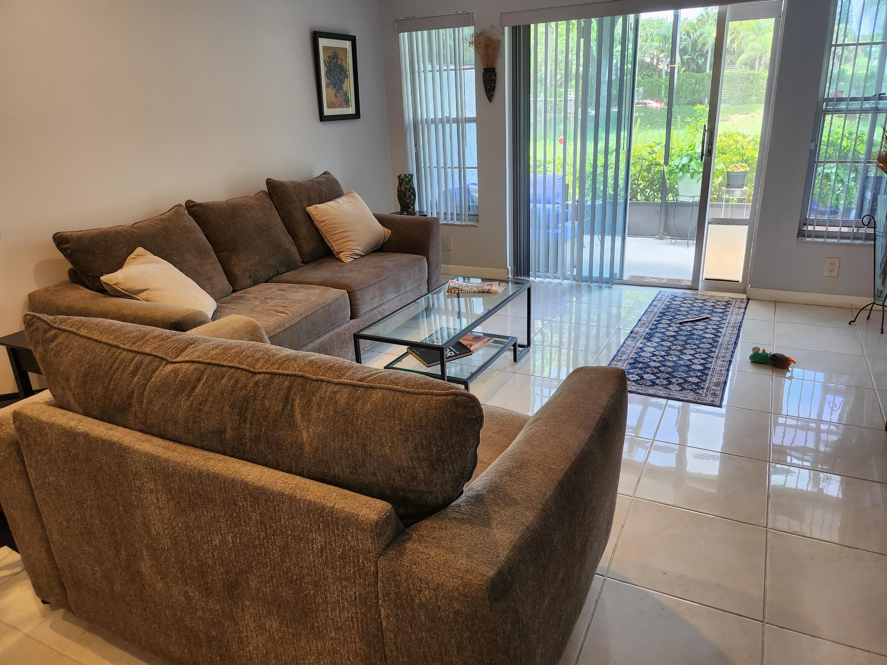 8951 Sunnywood Place Boca Raton, FL 33496 - Photo 17 of 47 8951 SUNNYWOOD PL Boca living room7