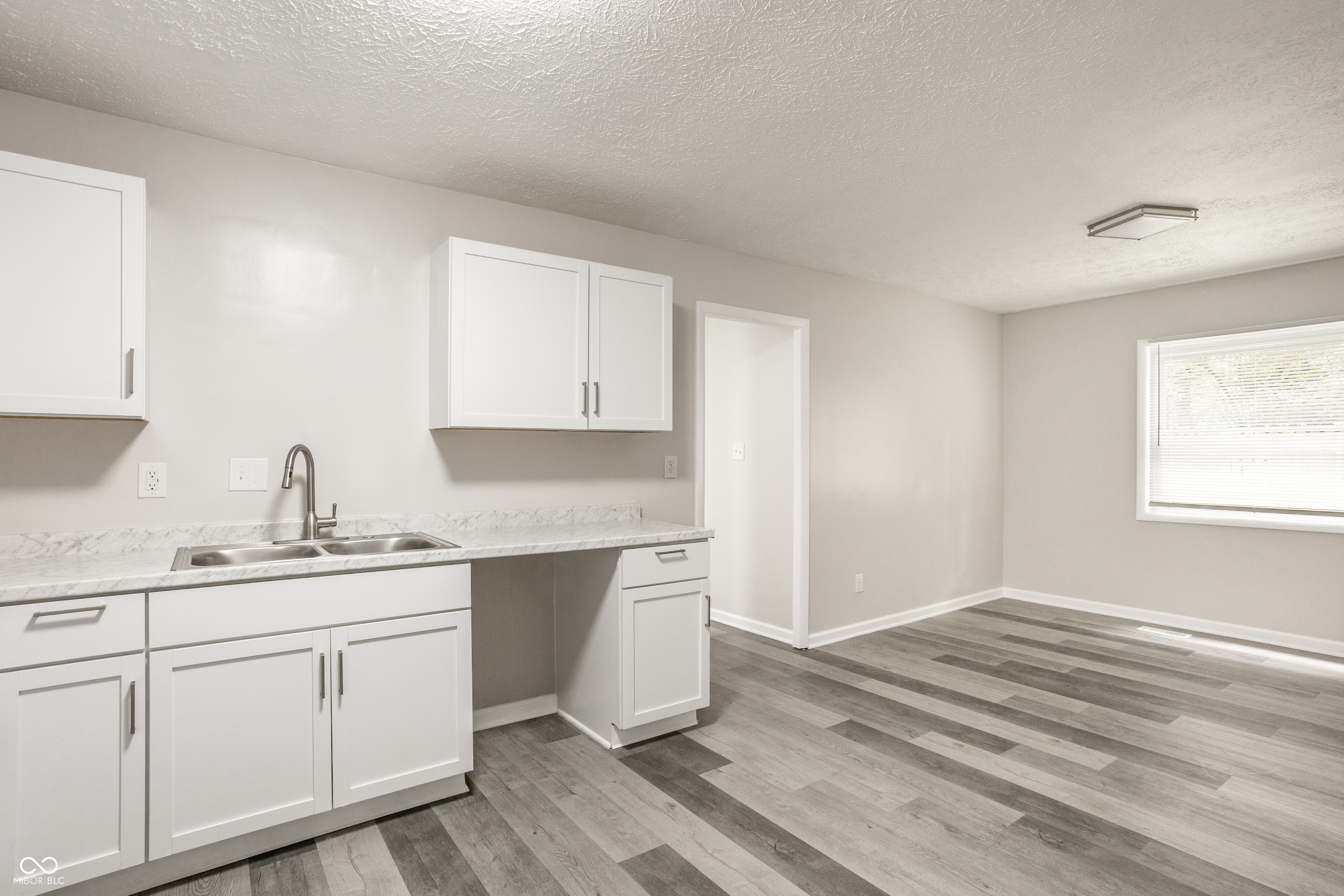9969 Montery Road Indianapolis, IN 46235 - Photo 7 of 29