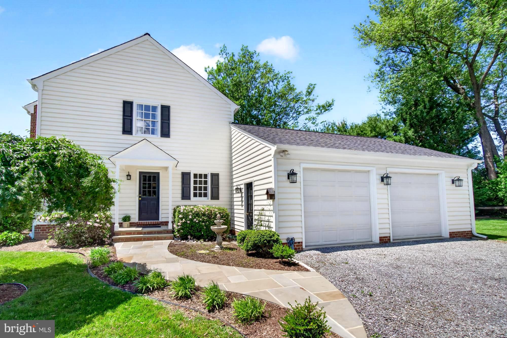 17212 Whites Road Poolesville, MD 20837 - Photo 6 of 104 Extended two car garage