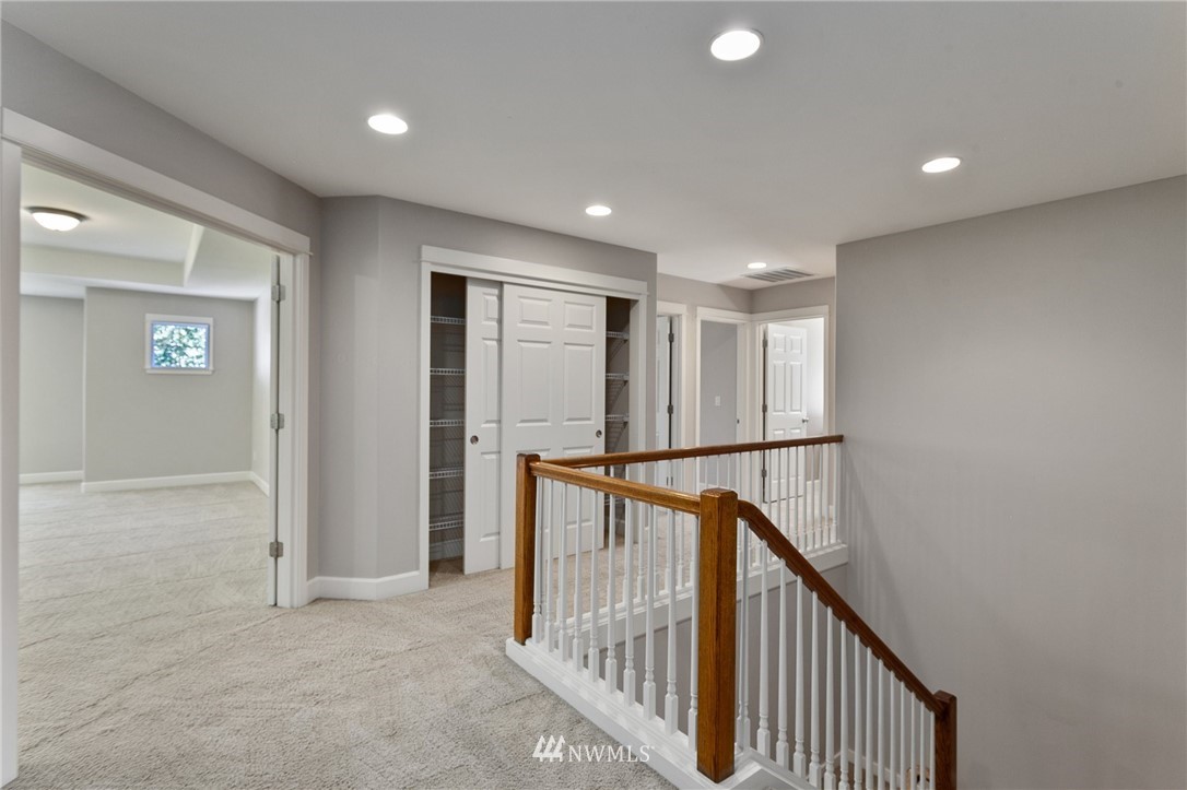 718 South 36th Place Renton, WA 98055 - Photo 16 of 40