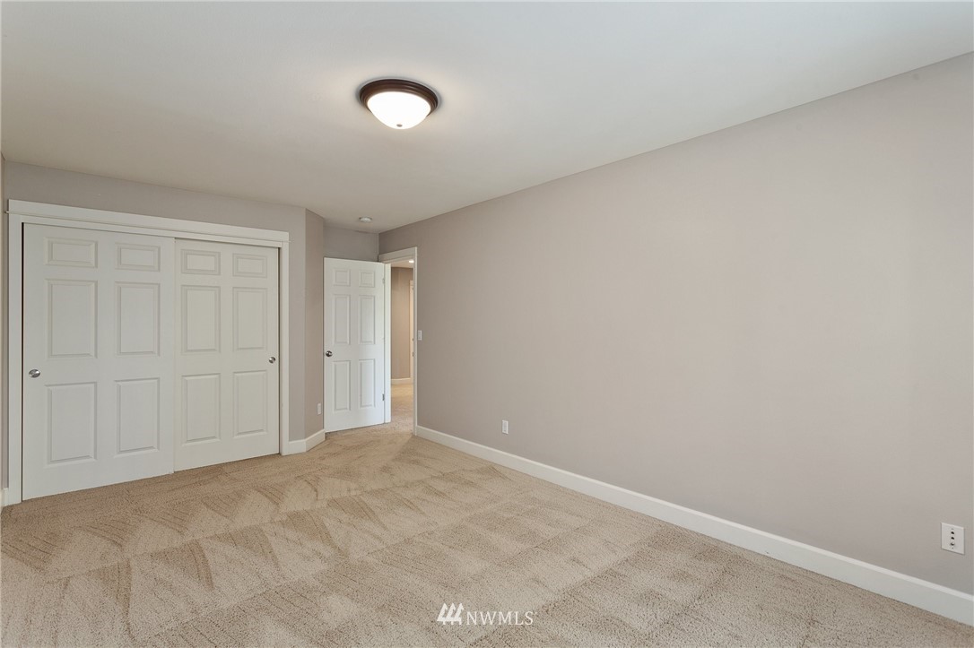 718 South 36th Place Renton, WA 98055 - Photo 33 of 40 a view of an empty room