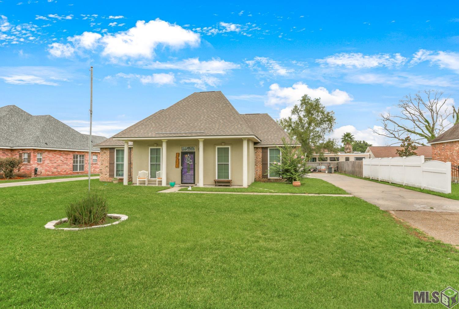 42176 Stone Ridge Avenue Prairieville, LA 70769 - Photo 3 of 18 Gallery Image 3