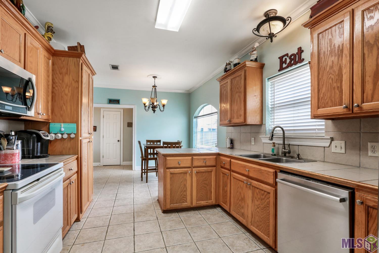 42176 Stone Ridge Avenue Prairieville, LA 70769 - Photo 9 of 18 Gallery Image 9