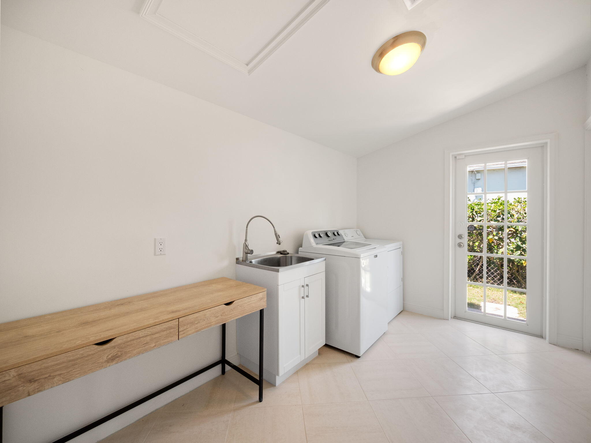 366 Bunker Ranch Road West Palm Beach, FL 33405 - Photo 16 of 17 Utility Room