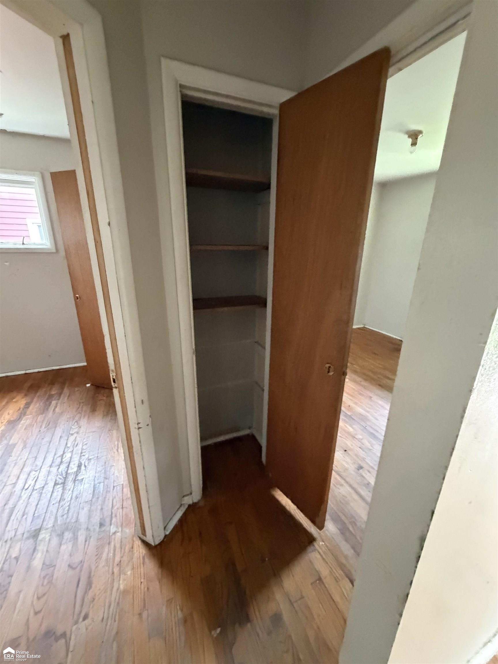 3113 Mackin Road Flint, MI 48504 - Photo 5 of 6