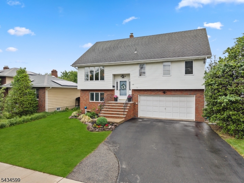 191 Pershing Road Clifton, NJ 07013 - Photo 2 of 25