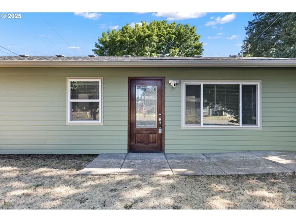 $425,000 | 24938 McCutcheon Avenue, Veneta, OR 97487