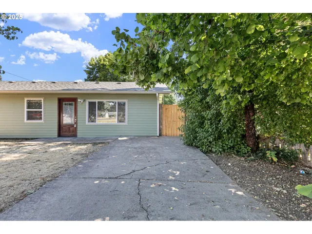 $435,000 | 24938 McCutcheon Avenue, Veneta, OR 97487