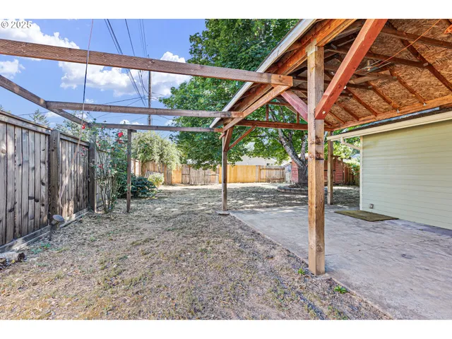 $435,000 | 24938 McCutcheon Avenue, Veneta, OR 97487