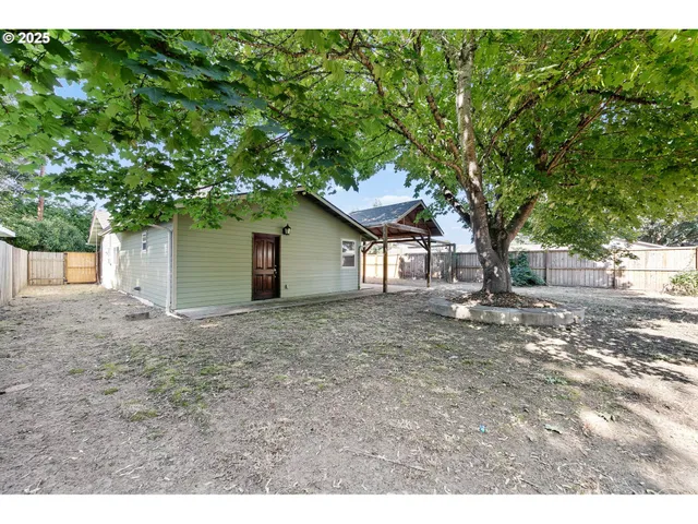 $435,000 | 24938 McCutcheon Avenue, Veneta, OR 97487