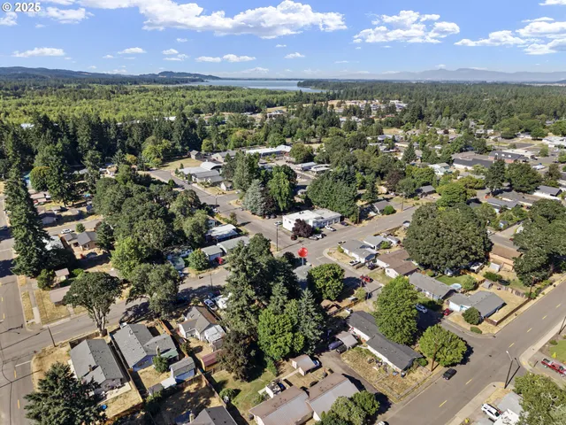 $435,000 | 24938 McCutcheon Avenue, Veneta, OR 97487