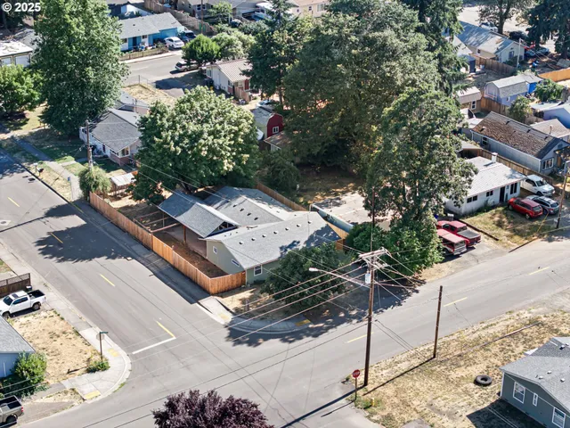 $435,000 | 24938 McCutcheon Avenue, Veneta, OR 97487