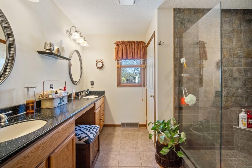 82 Rising Street Feeding Hills, MA 01030 - Photo 12 of 40 Gallery Image 12