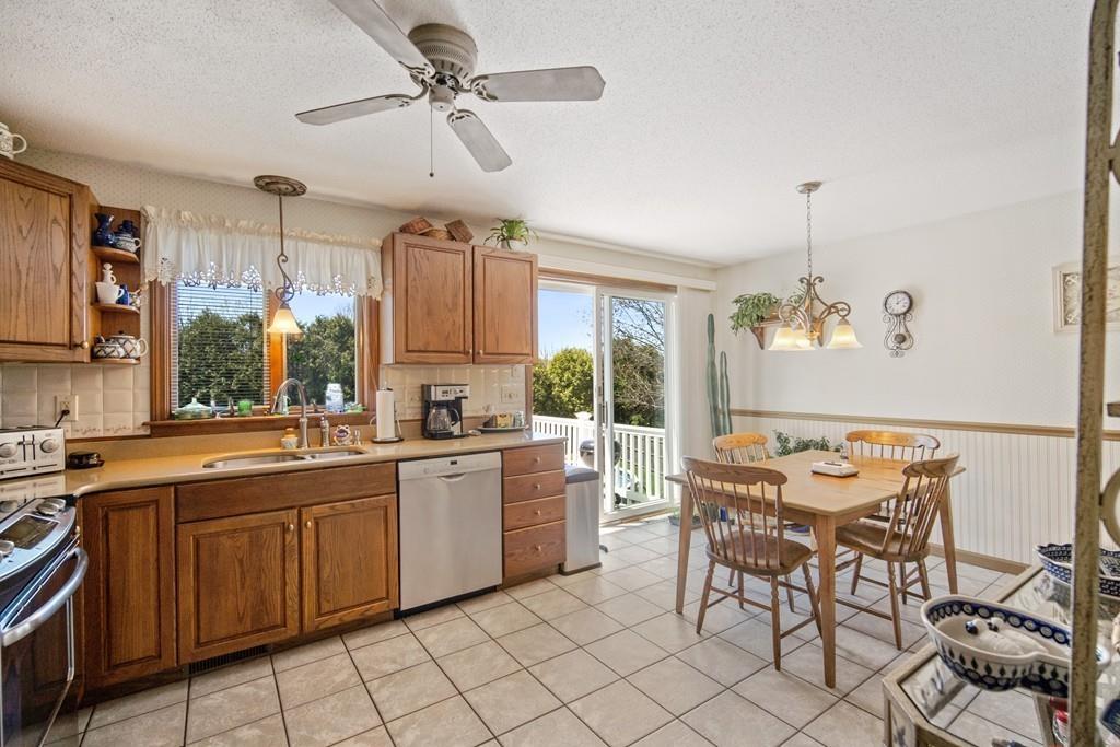 82 Rising Street Feeding Hills, MA 01030 - Photo 3 of 40 Gallery Image 3