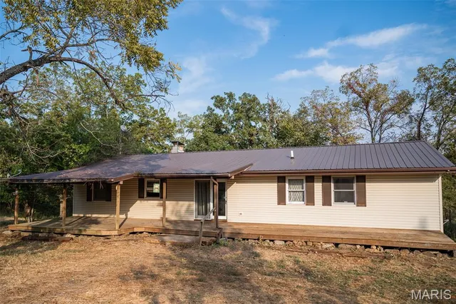 $280,000 | 21132 Sawmill Road, Versailles, MO 65084