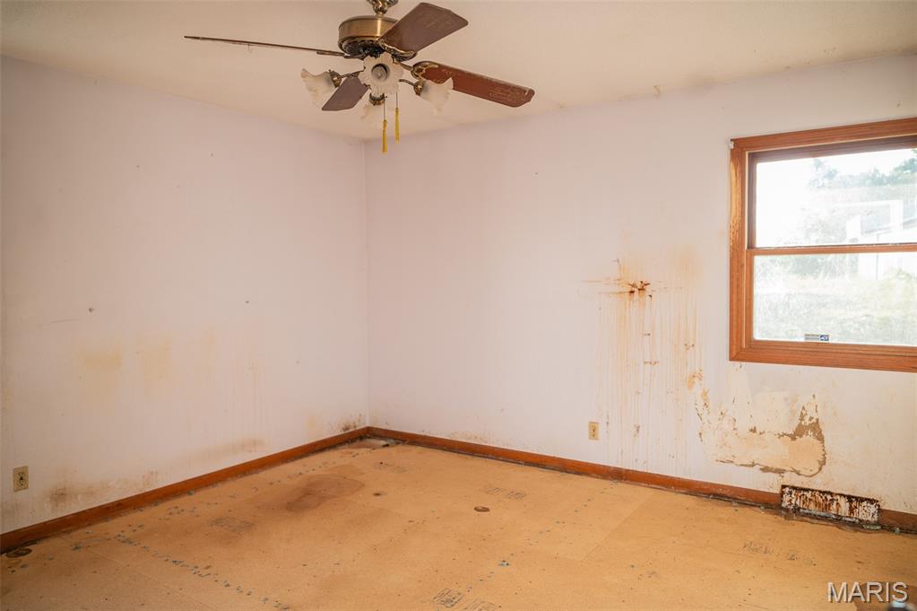 21132 Sawmill Road Versailles, MO 65084 - Photo 14 of 34