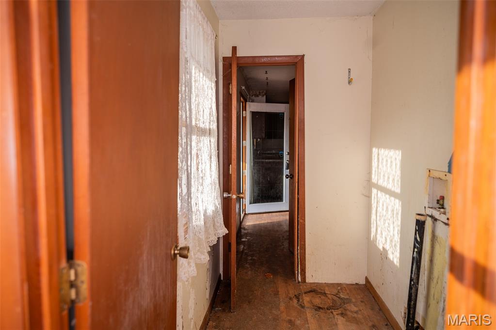 21132 Sawmill Road Versailles, MO 65084 - Photo 16 of 34