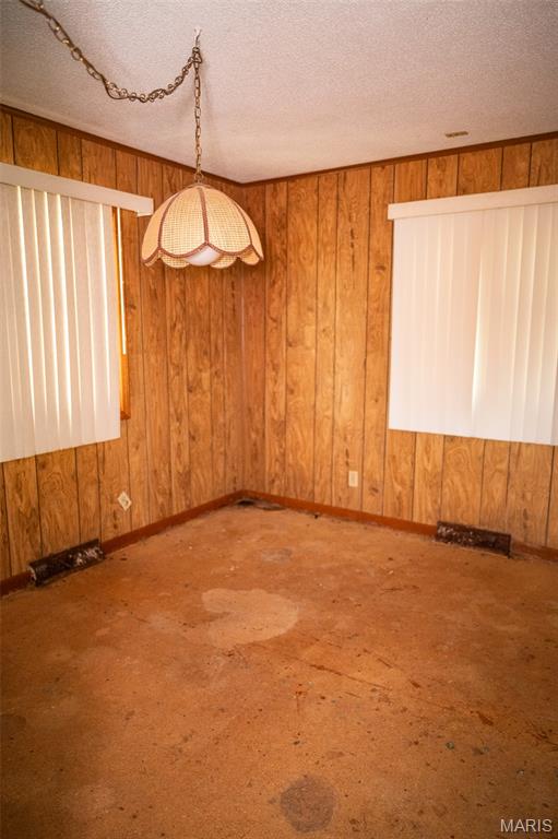 21132 Sawmill Road Versailles, MO 65084 - Photo 19 of 34