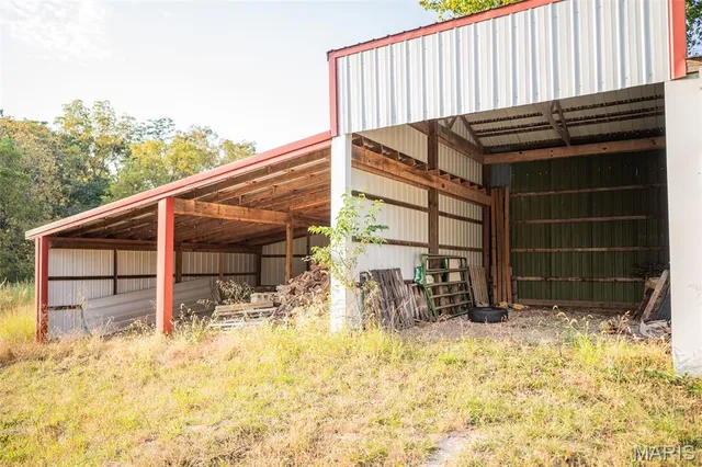 $280,000 | 21132 Sawmill Road, Versailles, MO 65084