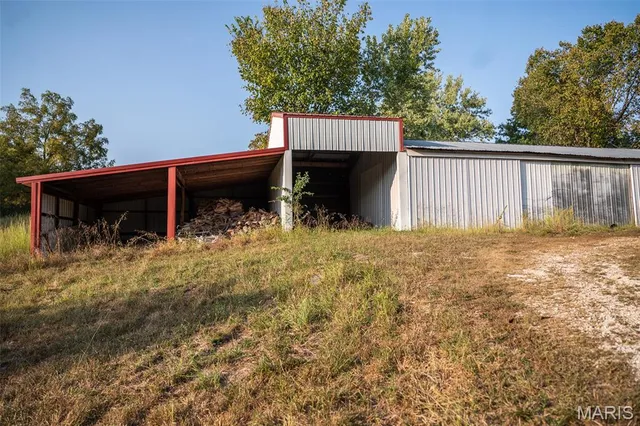 $280,000 | 21132 Sawmill Road, Versailles, MO 65084