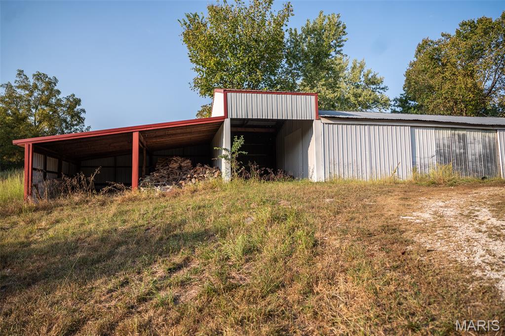 21132 Sawmill Road Versailles, MO 65084 - Photo 23 of 34