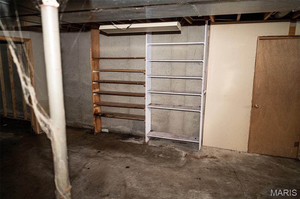 21132 Sawmill Road Versailles, MO 65084 - Photo 29 of 34